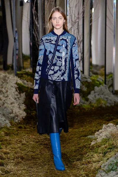 Look 48